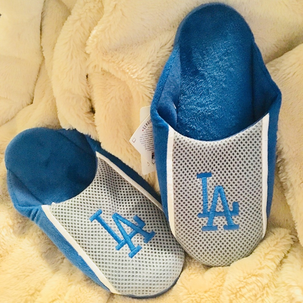 💙💙 Women’s and men’s DODGER slippers ⚾️